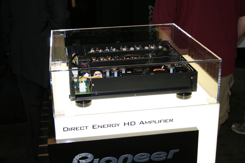 Illustration for article titled Pioneer Elite SC-09TX Amp and Receiver Kicks Audio Arse